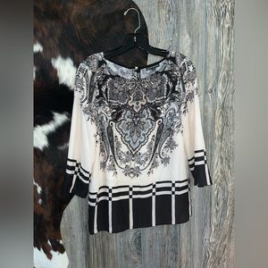 Adrianna Papell size medium art deco design 3/4 sleeve blouse